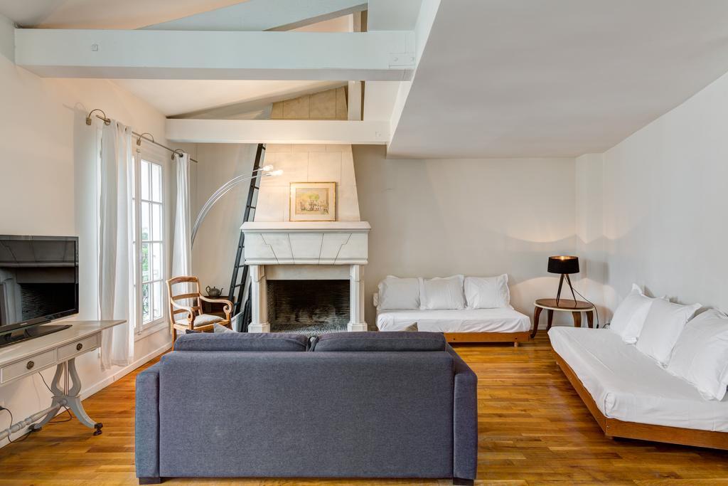 Dauphine Pont Neuf *